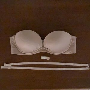 Victoria’s Secret strapless bra